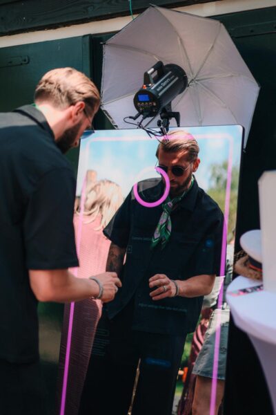 Mirror booth