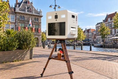 Booth met magneet, sticker, AI